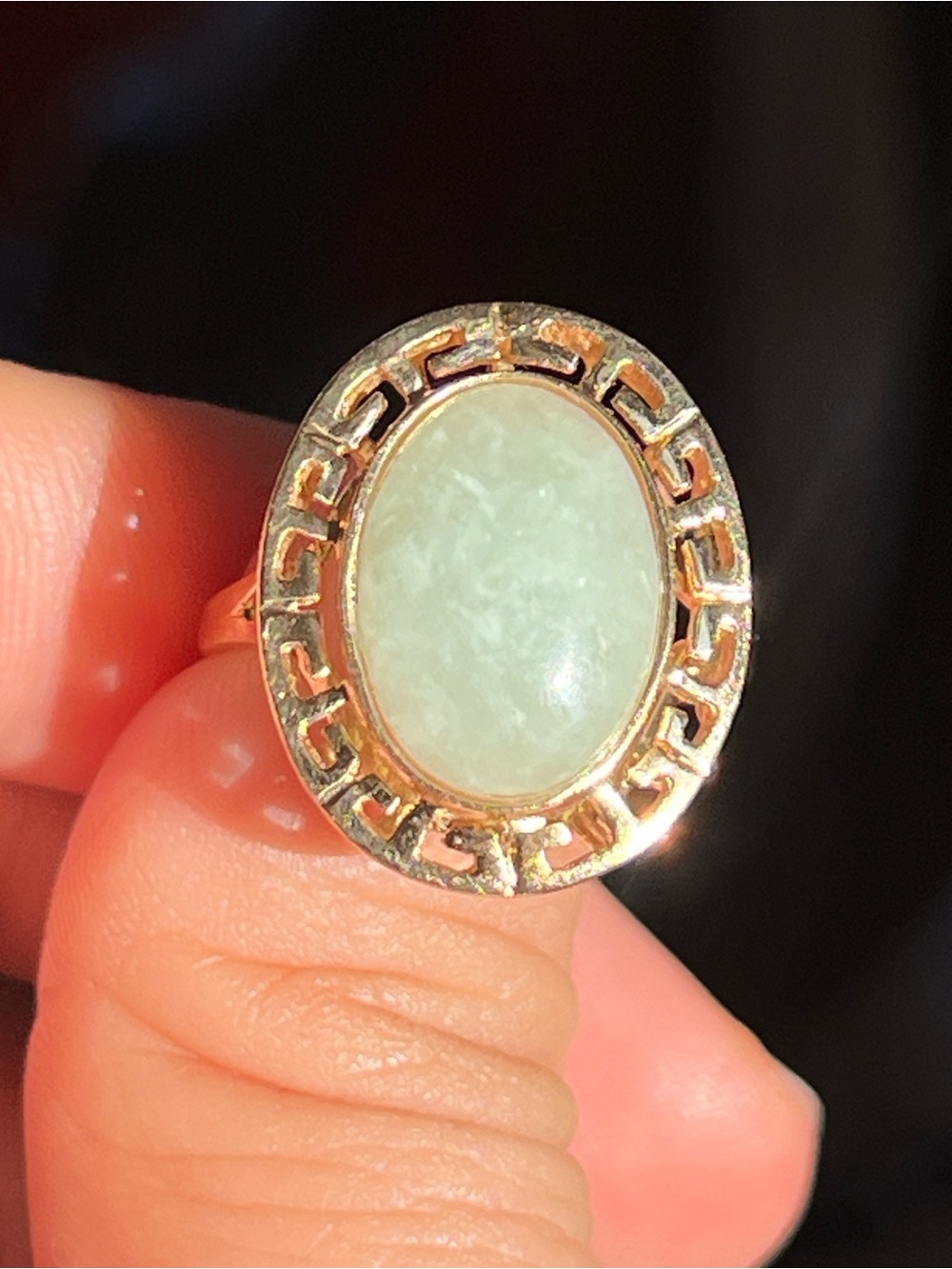 14k Gold Green Jade Oval Statement Ring - Picture 7 of 9